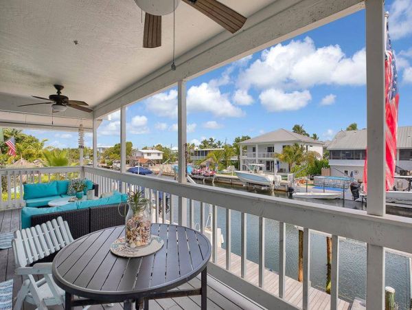 Adorable Waterfront Pool Home in Tavernier, FL - Your Perfect Florida Keys Getaway