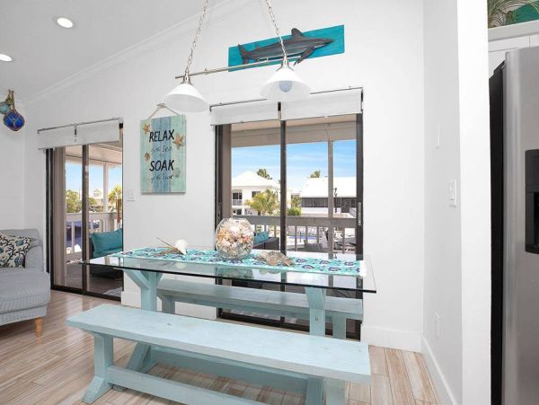 Adorable Waterfront Pool Home in Tavernier, FL - Your Perfect Florida Keys Getaway
