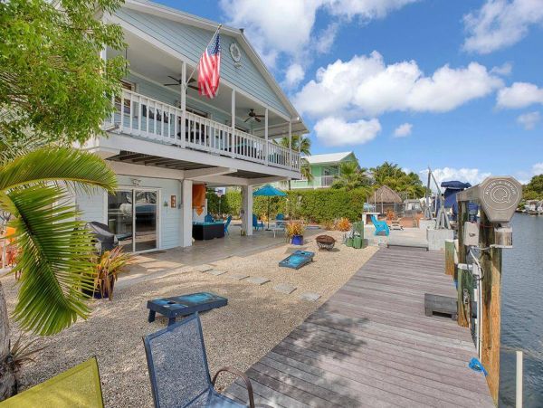 Adorable Waterfront Pool Home in Tavernier, FL - Your Perfect Florida Keys Getaway