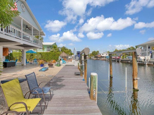 Adorable Waterfront Pool Home in Tavernier, FL - Your Perfect Florida Keys Getaway