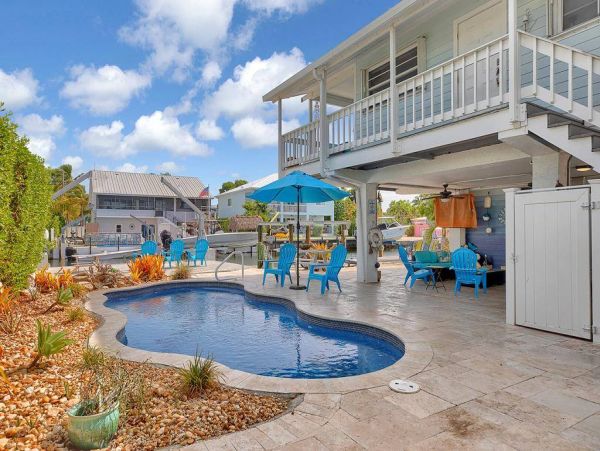 Adorable Waterfront Pool Home in Tavernier, FL - Your Perfect Florida Keys Getaway