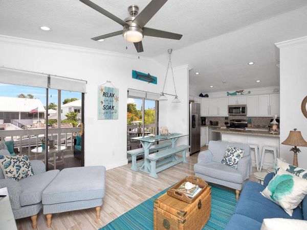 Adorable Waterfront Pool Home in Tavernier, FL - Your Perfect Florida Keys Getaway