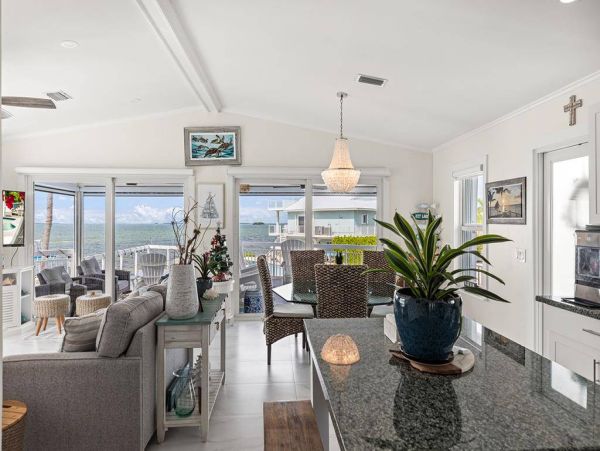 Luxury Home in The Florida Keys Bay Views - Your Perfect Getaway