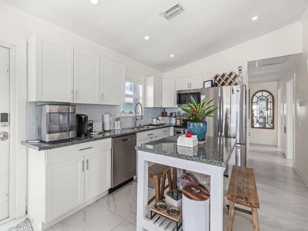 Luxury Home in The Florida Keys Bay Views - Your Perfect Getaway