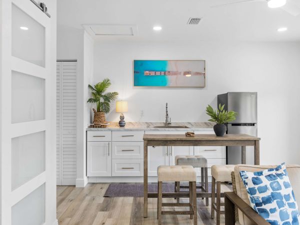 Luxurious 3BD/2BA Home with Mother in Law Suite in Naples Park