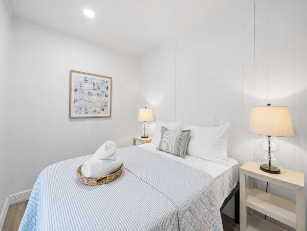 Luxurious 3BD/2BA Home with Mother in Law Suite in Naples Park