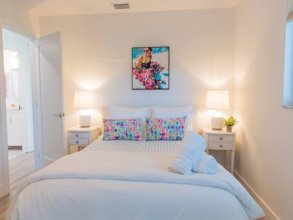 Luxurious 3BD/2BA Home with Mother in Law Suite in Naples Park