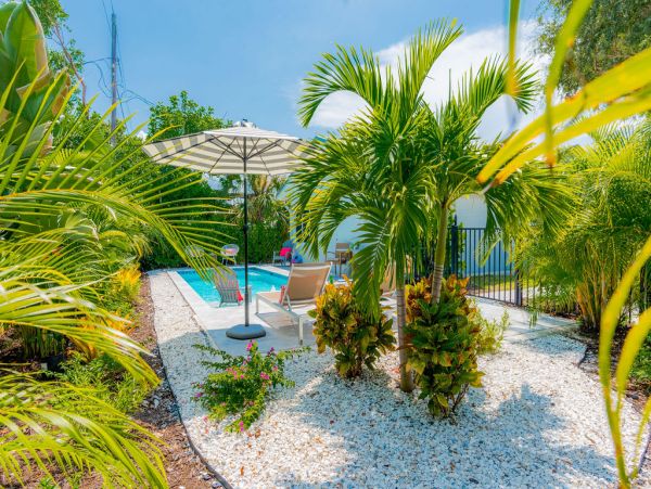 Luxurious 3BD/2BA Home with Mother in Law Suite in Naples Park