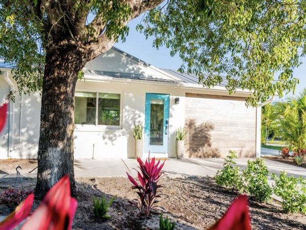 Luxurious 3BD/2BA Home with Mother in Law Suite in Naples Park