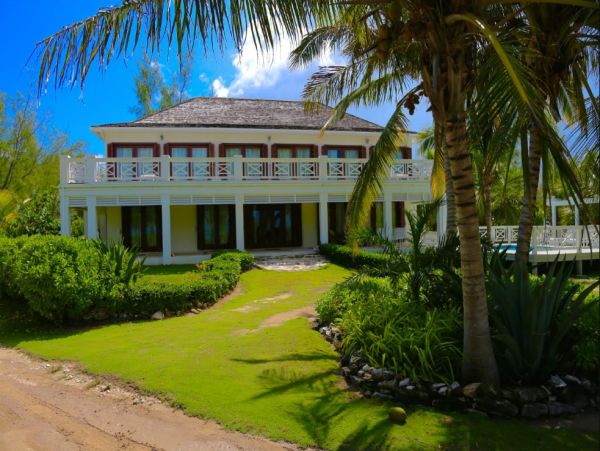 Bahamas Beachfront Vacation Rental - Family-Friendly Oceanfront Estate
