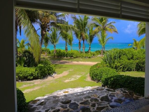 Bahamas Beachfront Vacation Rental - Family-Friendly Oceanfront Estate