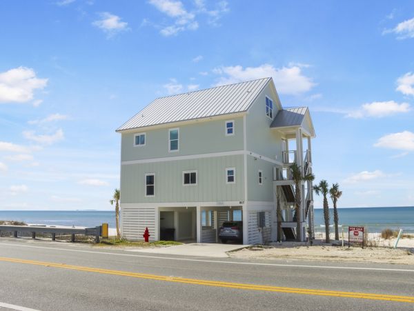 Beachfront Paradise in Mexico Beach - Coastal Retreat