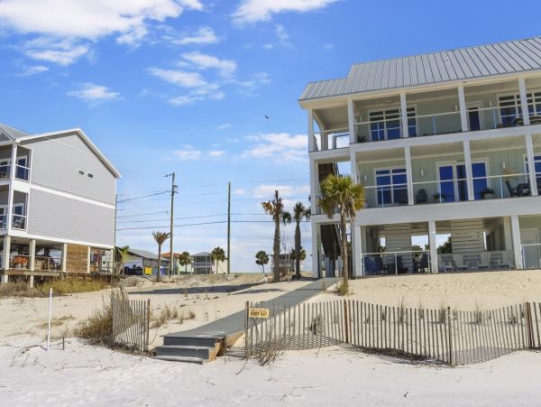 Beachfront Paradise in Mexico Beach - Coastal Retreat