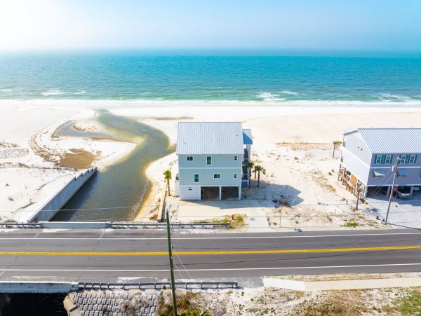 Beachfront Paradise in Mexico Beach - Coastal Retreat