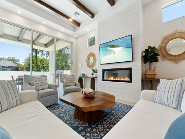 North Naples Luxury Vacation Pool Home Sleeps 12 Guests- Naples Park