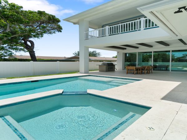 North Naples Luxury Vacation Pool Home Sleeps 12 Guests- Naples Park