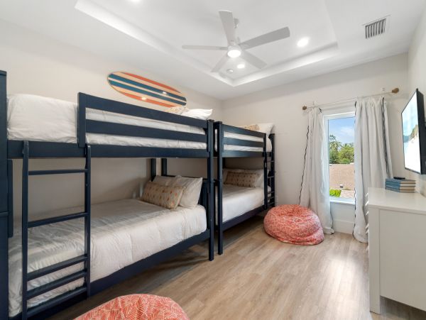 North Naples Luxury Vacation Pool Home Sleeps 12 Guests- Naples Park