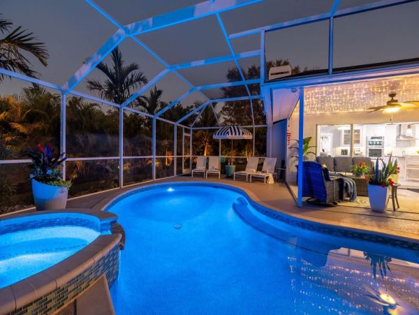 Stunning Property Near Anna Maria Island - Your Perfect Coastal Retreat