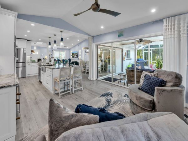 Stunning Property Near Anna Maria Island - Your Perfect Coastal Retreat