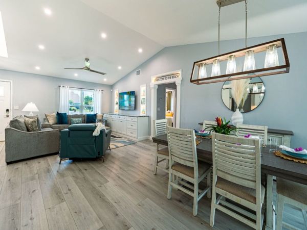 Stunning Property Near Anna Maria Island - Your Perfect Coastal Retreat
