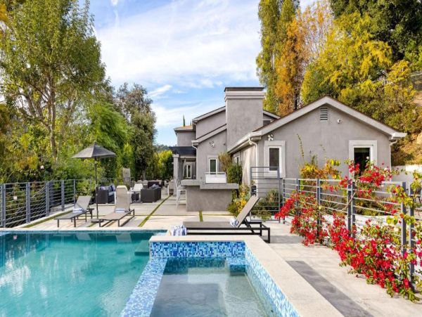 Luxury Hillside Retreat in Los Angeles - Perfect Getaway