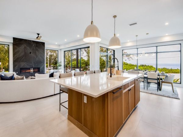 Luxurious Anna Maria Island Retreat - Stunning Views