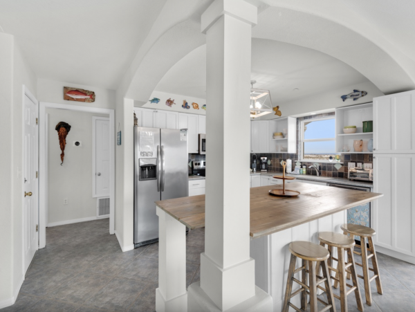 Steps to The Sand Amazing Beach Vacation Rental- Community Pool- NEW ARRIVAL