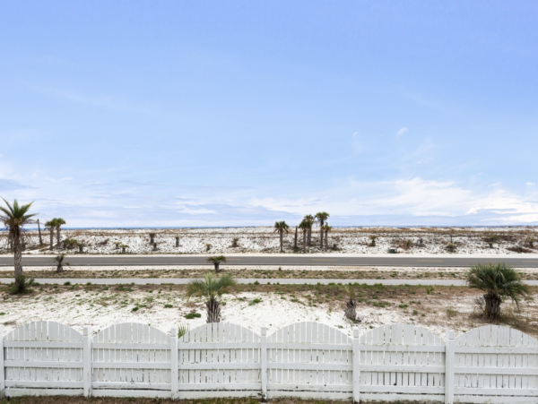 Steps to The Sand Amazing Beach Vacation Rental- Community Pool- NEW ARRIVAL