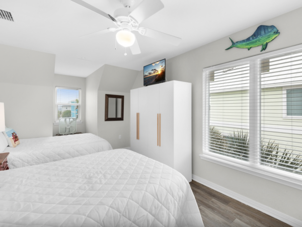 Steps to The Sand Amazing Beach Vacation Rental- Community Pool- NEW ARRIVAL