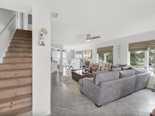 Steps to The Sand Amazing Beach Vacation Rental- Community Pool- NEW ARRIVAL