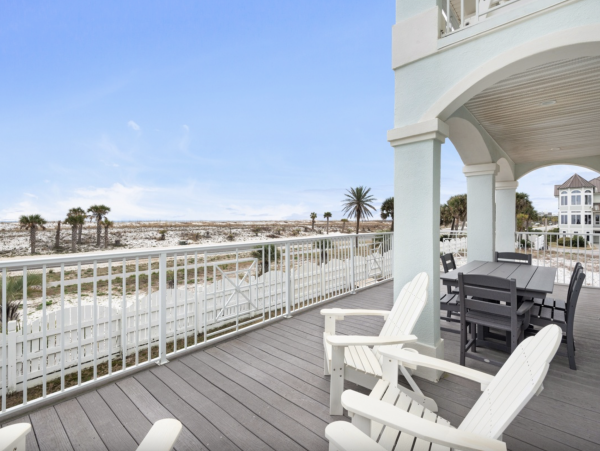 Steps to The Sand Amazing Beach Vacation Rental- Community Pool- NEW ARRIVAL