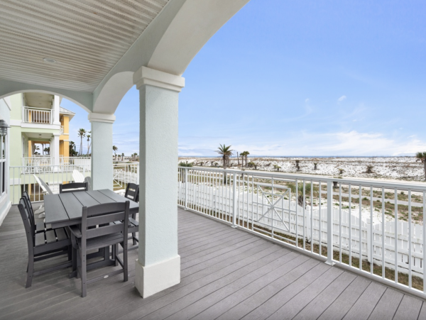 Steps to The Sand Amazing Beach Vacation Rental- Community Pool- NEW ARRIVAL