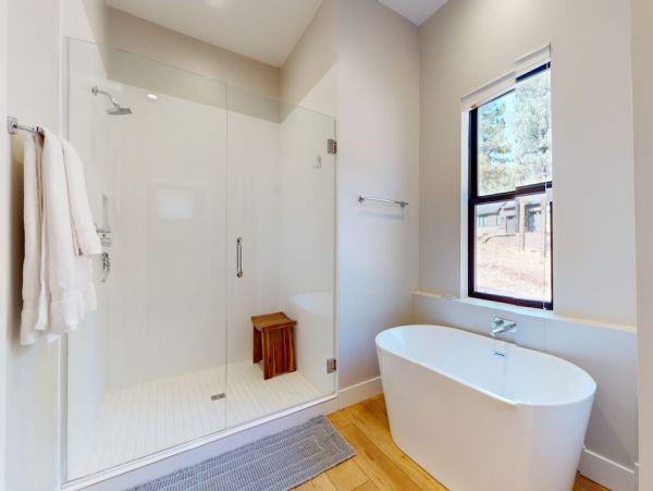 Luxury Flagstaff Vacation Rental - Forest Retreat with 6 Bedroom
