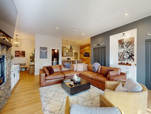 Luxury Flagstaff Vacation Rental - Forest Retreat with 6 Bedroom