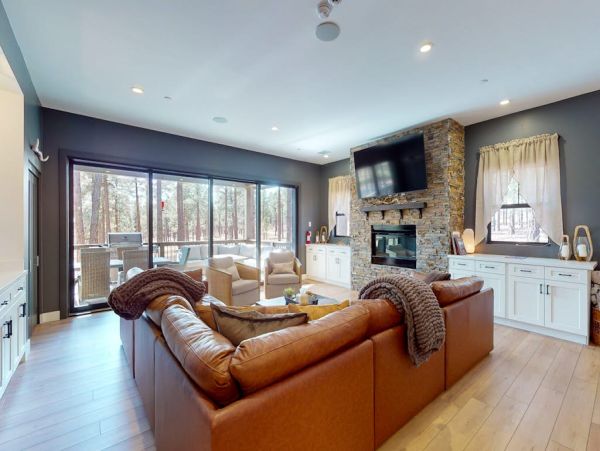 Luxury Flagstaff Vacation Rental - Forest Retreat with 6 Bedroom