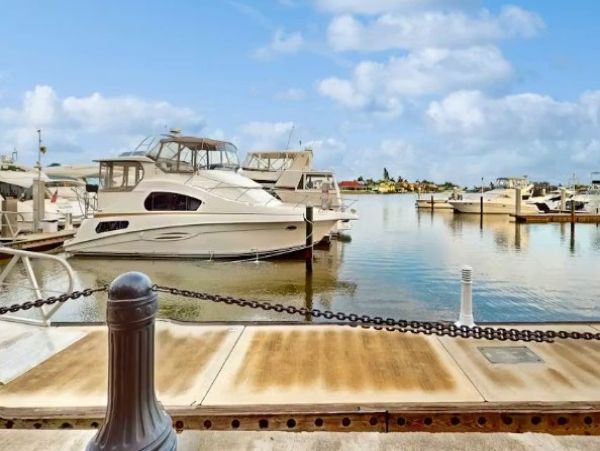 Luxury 3-Bedroom Condo in Marco Island - Your Coastal Retreat