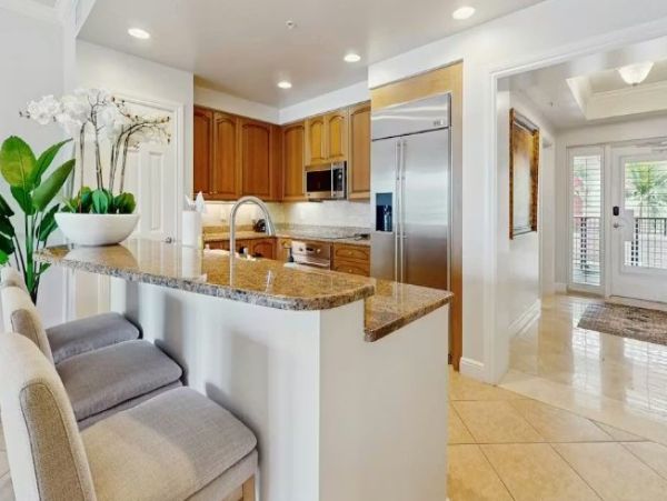Luxury 3-Bedroom Condo in Marco Island - Your Coastal Retreat