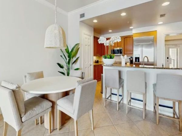 Luxury 3-Bedroom Condo in Marco Island - Your Coastal Retreat