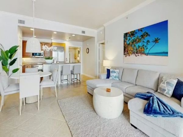 Luxury 3-Bedroom Condo in Marco Island - Your Coastal Retreat