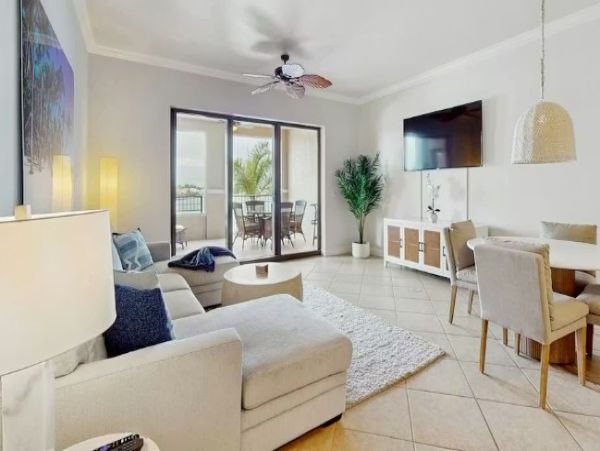 Luxury 3-Bedroom Condo in Marco Island - Your Coastal Retreat
