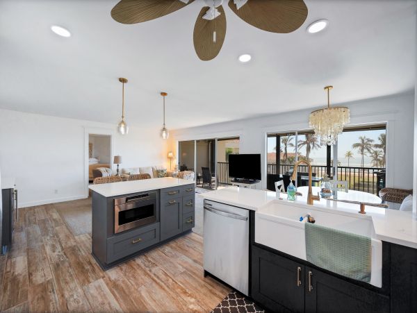 Stunning Condo Overlooking the Gulf of Mexico - Marco Island
