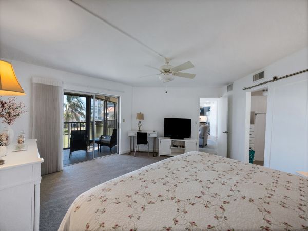 Stunning Condo Overlooking the Gulf of Mexico - Marco Island