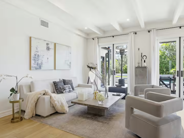 Luxury pool Home Located Before La Jolla & Pacific Beach Five Bedrooms! Pool