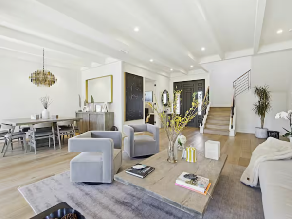 Luxury pool Home Located Before La Jolla & Pacific Beach Five Bedrooms! Pool