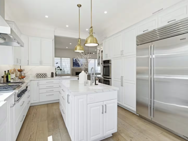 Luxury pool Home Located Before La Jolla & Pacific Beach Five Bedrooms! Pool