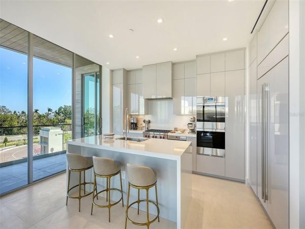 Luxury Longboat Key Residences - Gulf Coast Beachfront Property