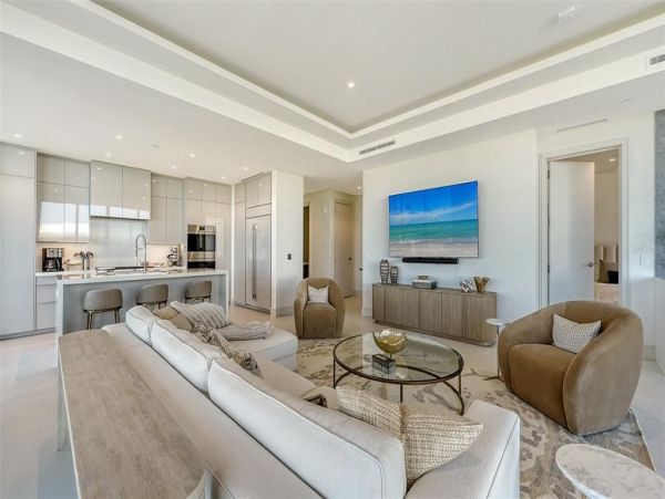 Luxury Longboat Key Residences - Gulf Coast Beachfront Property