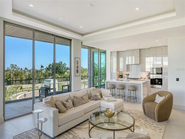 Luxury Longboat Key Residences - Gulf Coast Beachfront Property