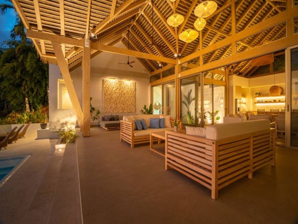 Dominical Luxury Villa Rental - Costa Rica Beachfront Vacation Home