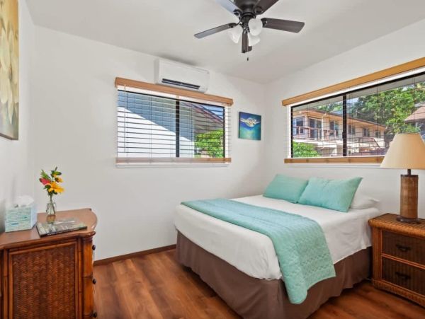 Poipu Vacation Rental with Ocean Views - Kauai Cottage with A/C